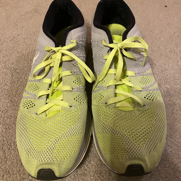 Nike Flyknit Trainer shoes - Picture 2 of 4